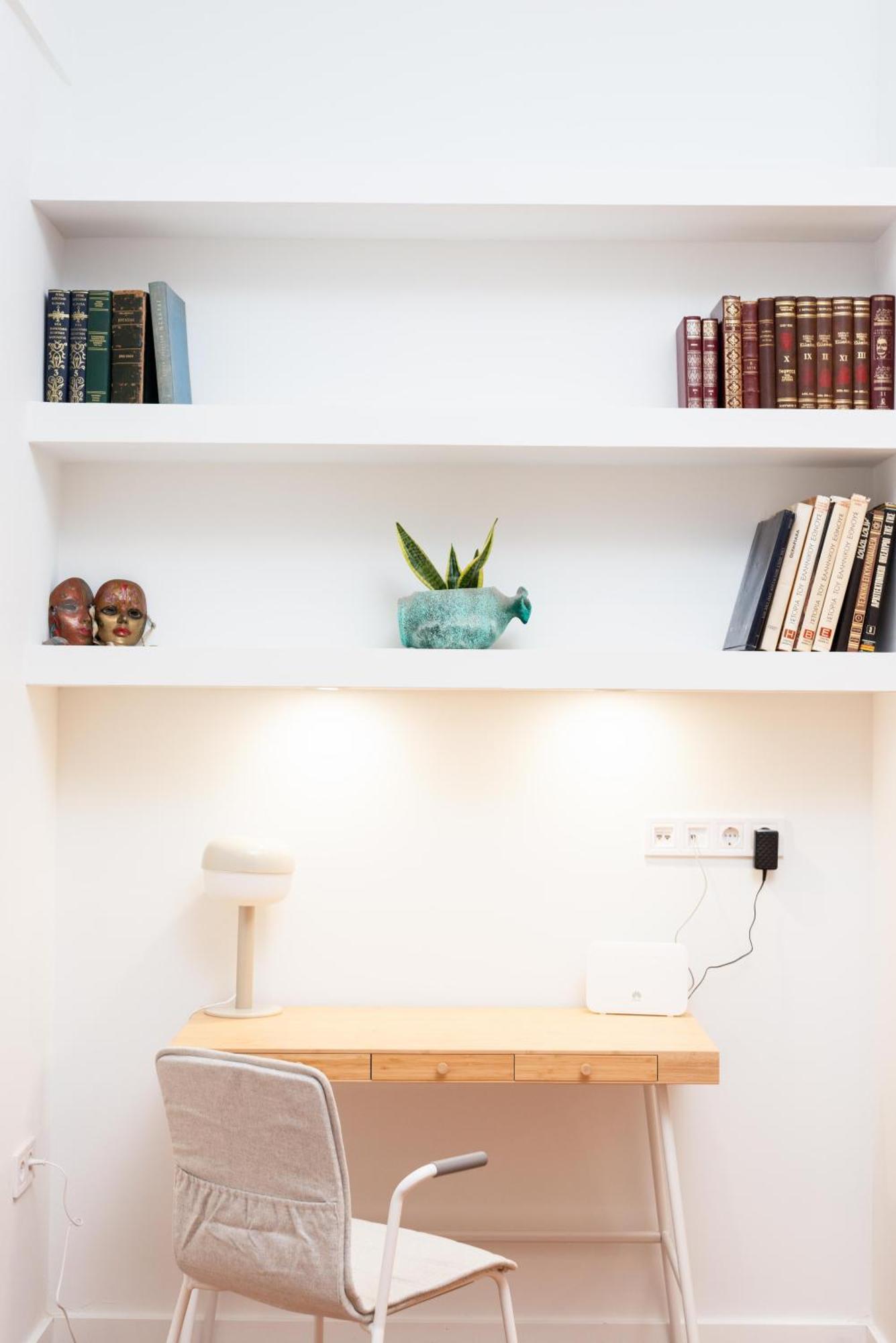 Zen Love, Exarchia Apartment